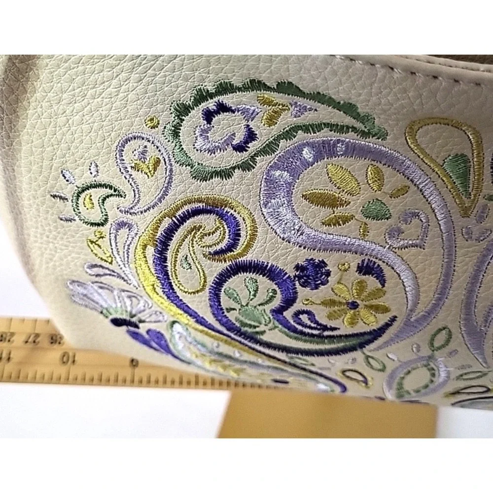 Retired HOBO Pier Ivory Leather Shoulder Bag Paisley Embroidered Boho Authentic